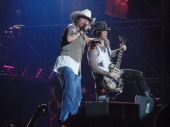 Concerts 2010 south america 0307 brasilia axl dj ashba03