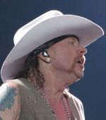 Concerts 2010 south america 0307 brasilia axl04