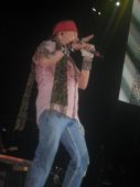 Concerts 2010 south america 0330 bogota axl06