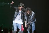 Concerts 2010 world 1207 adelaide axl ron01