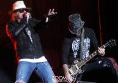 Concerts 2011 1015 asuncion axl dj ashba02