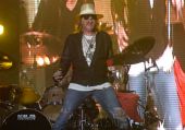 Concerts 2011 1015 asuncion axl01