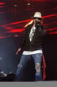 Concerts 2011 1015 asuncion axl04