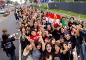 Concerts 2011 1015 asuncion fans01