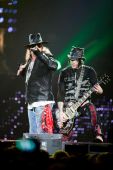 Concerts 2011 1202 cincinnati pro axl dj ashba01