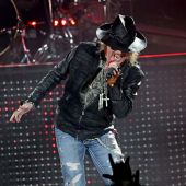Concerts 2012 0520 liverpool axl08