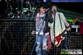 Concerts 2012 0622 milan axl tommy01