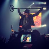 Concerts 2012 0717 split axl01