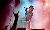 Concerts 2012 1207 bangalore axl02