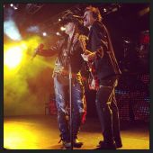 Concerts 2013 0317 melbourne Axl Rose Tommy Stinson