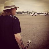 Concerts 2013 0712 quebec axl airport