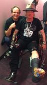 Concerts 2016 0408 lasvegas backstagr axl trunk01