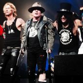 Concerts 2016 0408 lasvegas concert duff axl slash02