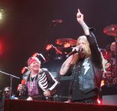 Concerts 2016 0409 lasvegas concert axl bach02