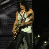 Concerts 2016 0703 chicago slash06