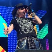 Concerts 2016 0723 east rutherford axl01