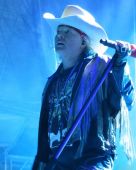 Concerts 2016 0724 east rutherford axl05