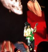 Concerts 2016 0724 east rutherford slash06