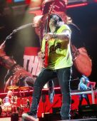 Concerts 2016 0724 east rutherford slash09
