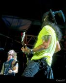 Concerts 2016 0724 east rutherford slash11