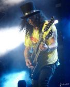 Concerts 2016 0724 east rutherford slash15