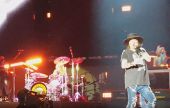 Concerts 2016 0819 los angeles concert steven axl01