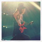 Concerts 2016 1029 santiago slash01