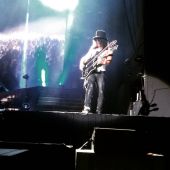 Concerts 2016 1029 santiago slash05