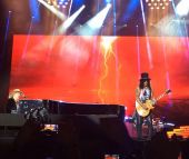 Concerts 2016 1029 santiago slash06