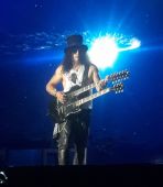 Concerts 2016 1029 santiago slash10