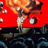 Concerts 2016 1101 rosario slash06