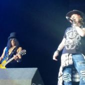 Concerts 2016 1120 brasilia axl slash02