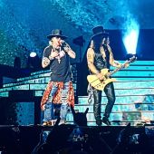 Concerts 2016 1120 brasilia axl slash03