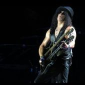 Concerts 2016 1120 brasilia slash01