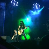 Concerts 2016 1120 brasilia slash02