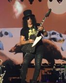 Concerts 2016 1123 medellin slash05