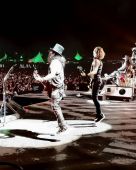 Concerts 2016 coachella 0423 concert gnr slash duff jump