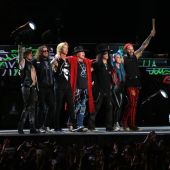 Concerts 2017 0128 tokyo gnr bow