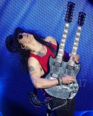 Concerts 2017 0202 wellington slash06