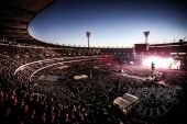 Concerts 2017 0214 melbourne stadium08