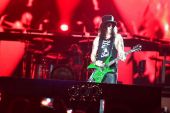 Concerts 2017 0225 singapour slash01