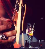 Concerts 2017 0303 dubai slash02