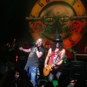 Concerts 2017 0720 nyc gnr01 apollo