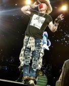 Concerts 2017 0811 winston salem axl01