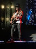 Concerts 2017 0903 george slash08