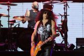 Concerts 2017 0926 sao paulo slash06