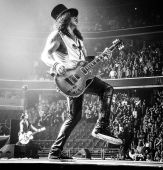 Concerts 2017 1019 washington slash02