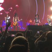 Concerts 2017 1022 boston gnr05