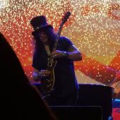 Concerts 2017 1023 hartford slash02