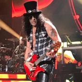 Concerts 2017 1029 toronto slash01